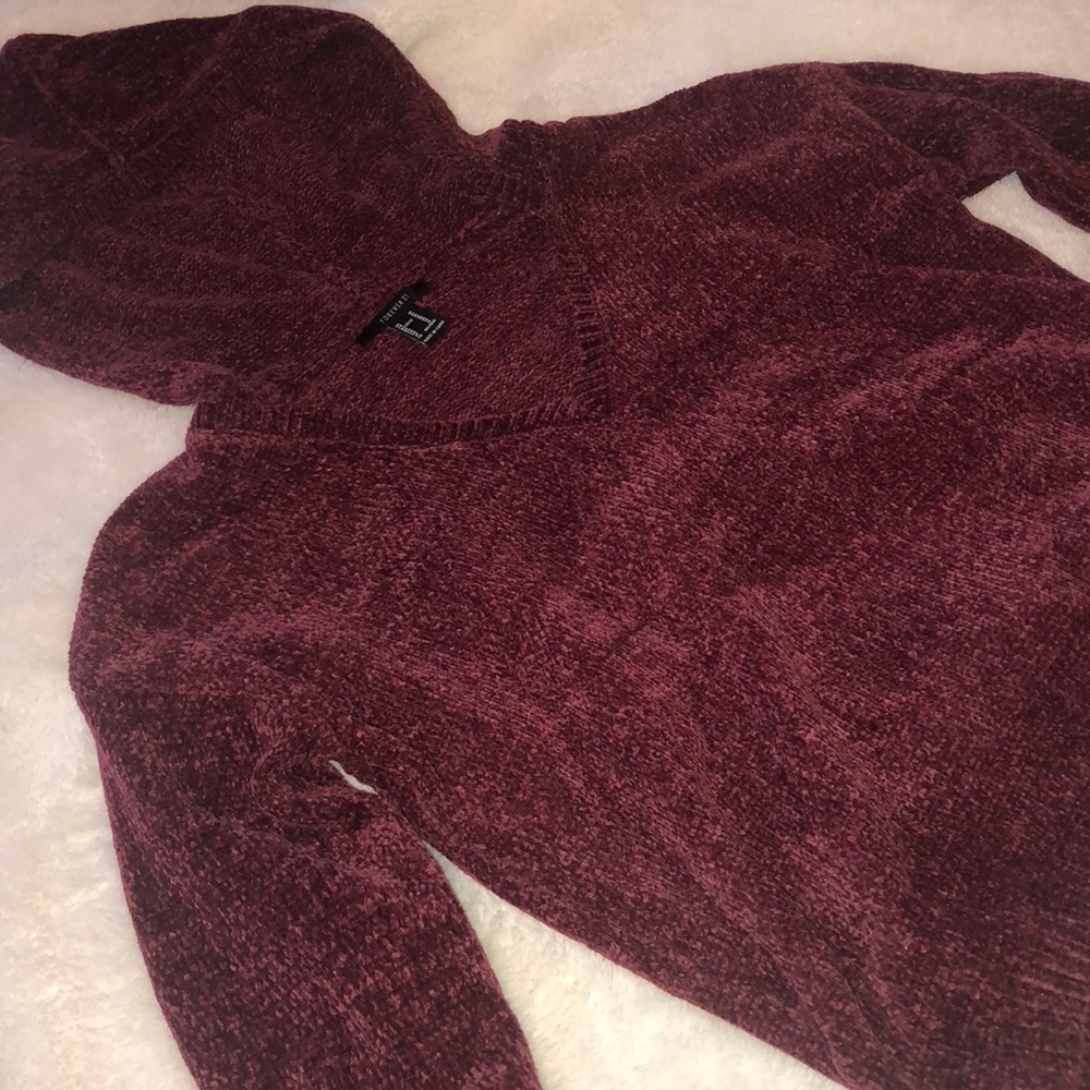 Forever 21 burgundy hooded sweater.